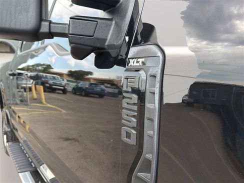 Used 2024 Ford F250 XLT w/ XLT Premium Package AWD/4WD image 12