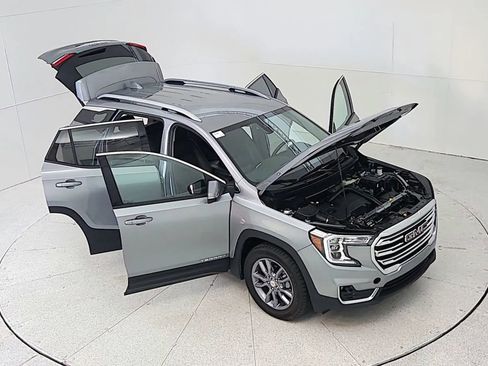 Used 2023 GMC Terrain SLT image 48