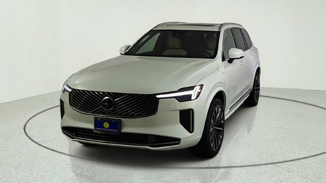 New 2026 Volvo XC90 T8 Plus w/ Protection Package AWD/4WD image 2