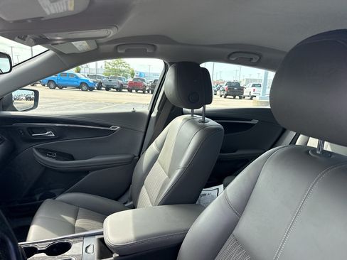 Used 2014 Chevrolet Impala LT FWD image 25