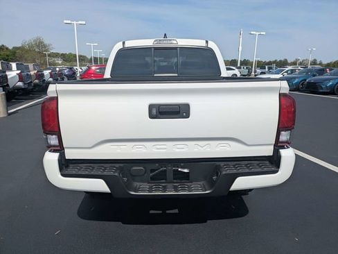 Used 2022 Toyota Tacoma SR w/ SR Convenience Package image 5