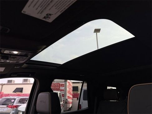 Used 2023 GMC Yukon AT4 w/ AT4 Premium Package image 25