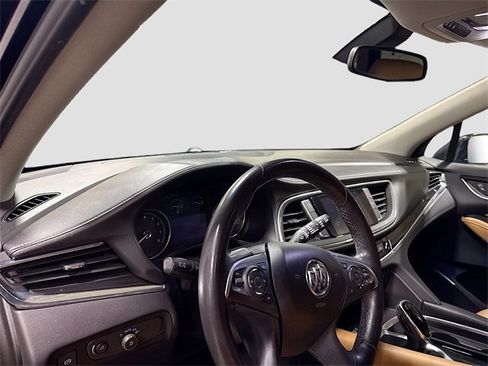 Used 2019 Buick Enclave Essence image 8