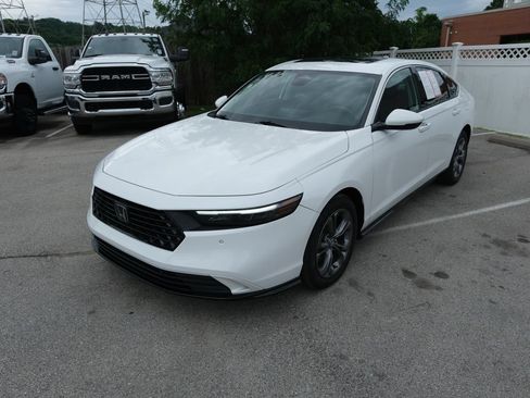 Used 2023 Honda Accord EX-L image 11