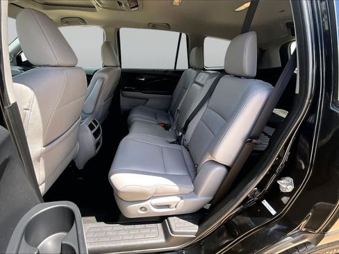 Used 2016 Honda Pilot Touring image 21