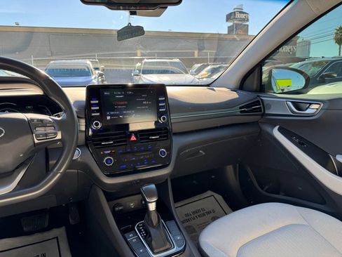 Used 2022 Hyundai Ioniq SE image 20