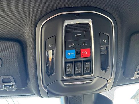 New 2025 Jeep Grand Cherokee Limited image 26