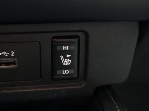 Used 2022 Nissan Frontier PRO-4X w/ Pro-4X Premium Package image 3