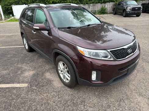 Used 2014 Kia Sorento LX FWD image 1