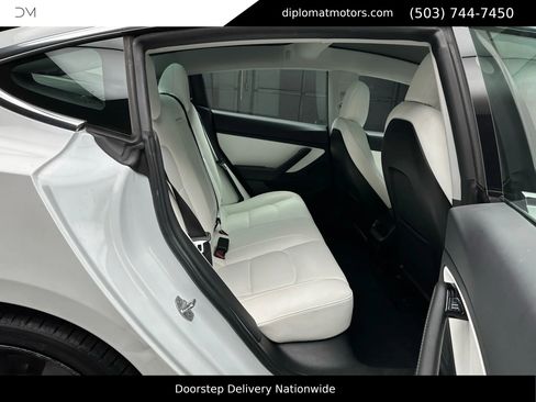 Used 2020 Tesla Model 3 Performance image 23