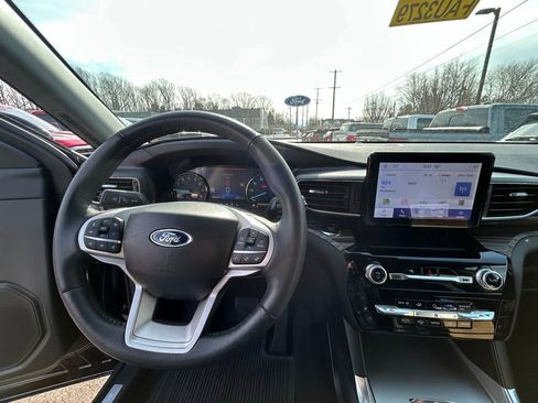 Certified 2023 Ford Explorer Limited w/ Equipment Group 301A image 25