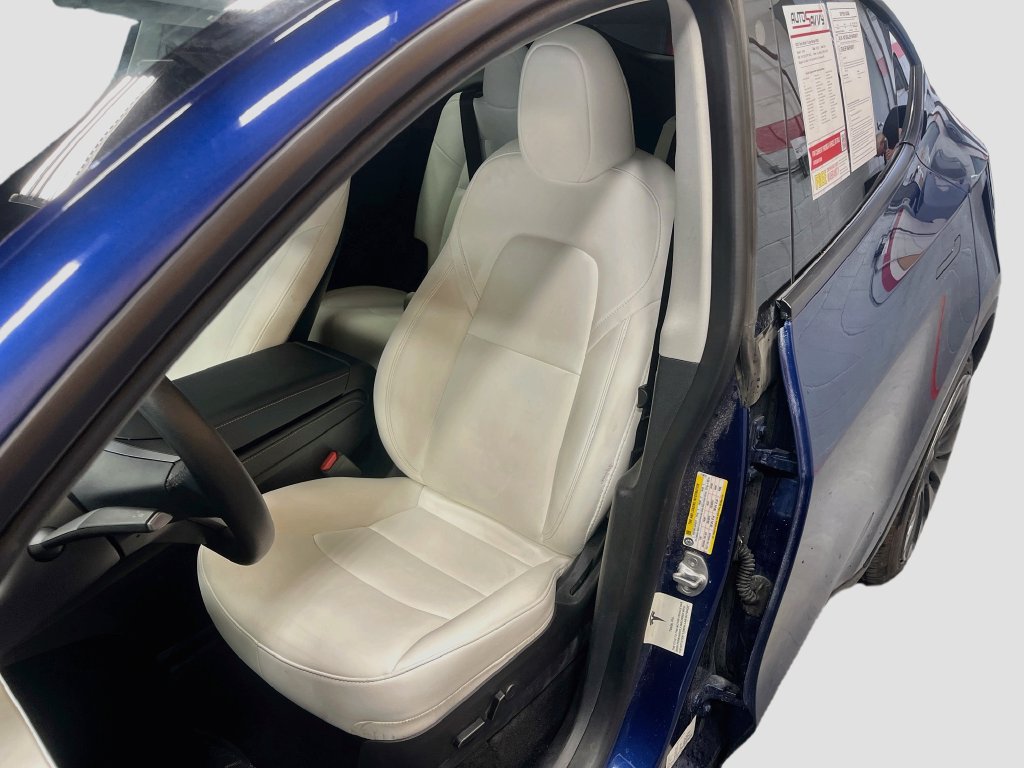 Used 2023 Tesla Model Y Long Range AWD/4WD image 18