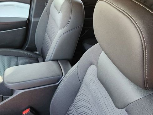 Used 2025 Chevrolet Trax LT w/ Driver Confidence Package image 21