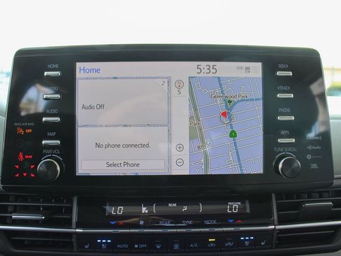 Used 2024 Toyota Sienna Limited FWD image 37
