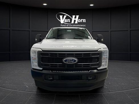 Used 2023 Ford F250 XL AWD/4WD image 2
