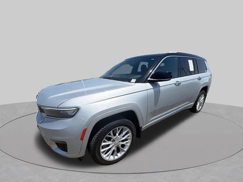 Used 2021 Jeep Grand Cherokee L Summit w/ Luxury Tech Group V AWD/4WD image 4