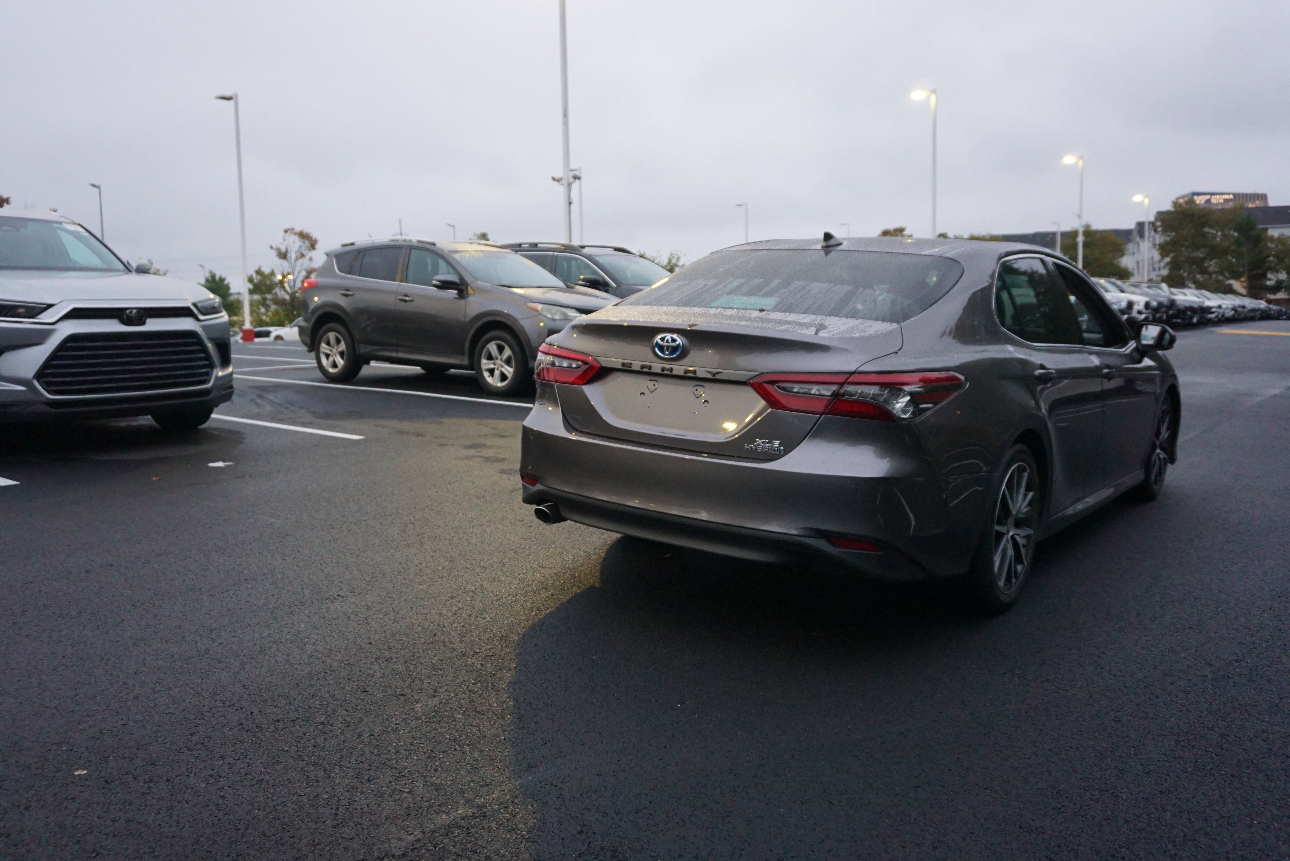 Used 2022 Toyota Camry XLE w/ Cold Weather Package FWD image 3