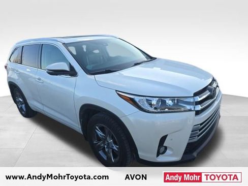Used 2018 Toyota Highlander Limited Platinum image 3