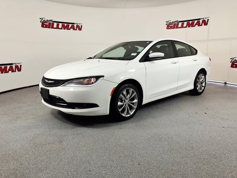 Used 2015 Chrysler 200 S FWD image 3