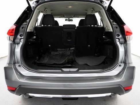 Used 2018 Nissan Rogue SV image 28