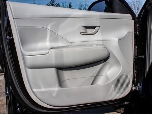 Used 2025 Hyundai Kona SEL image 8