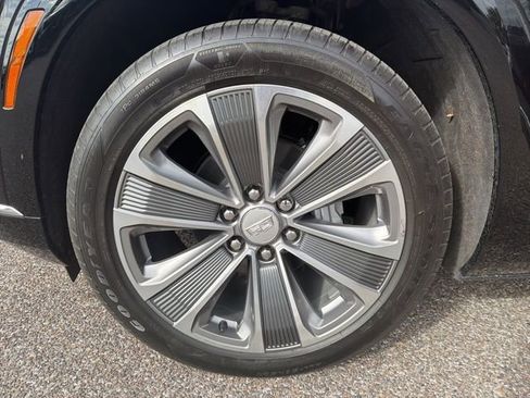 Certified 2026 Cadillac Vistiq Luxury image 17