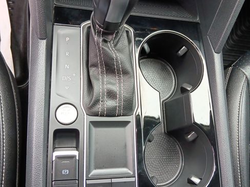 Used 2023 Volkswagen Atlas SE image 19