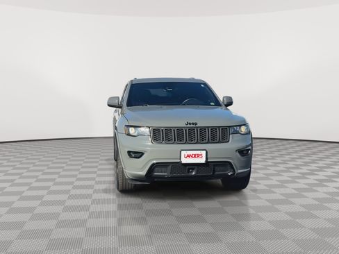 Used 2021 Jeep Grand Cherokee Laredo X image 3