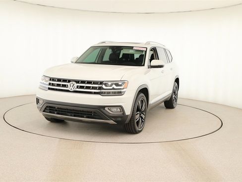 Used 2018 Volkswagen Atlas SEL Premium image 12