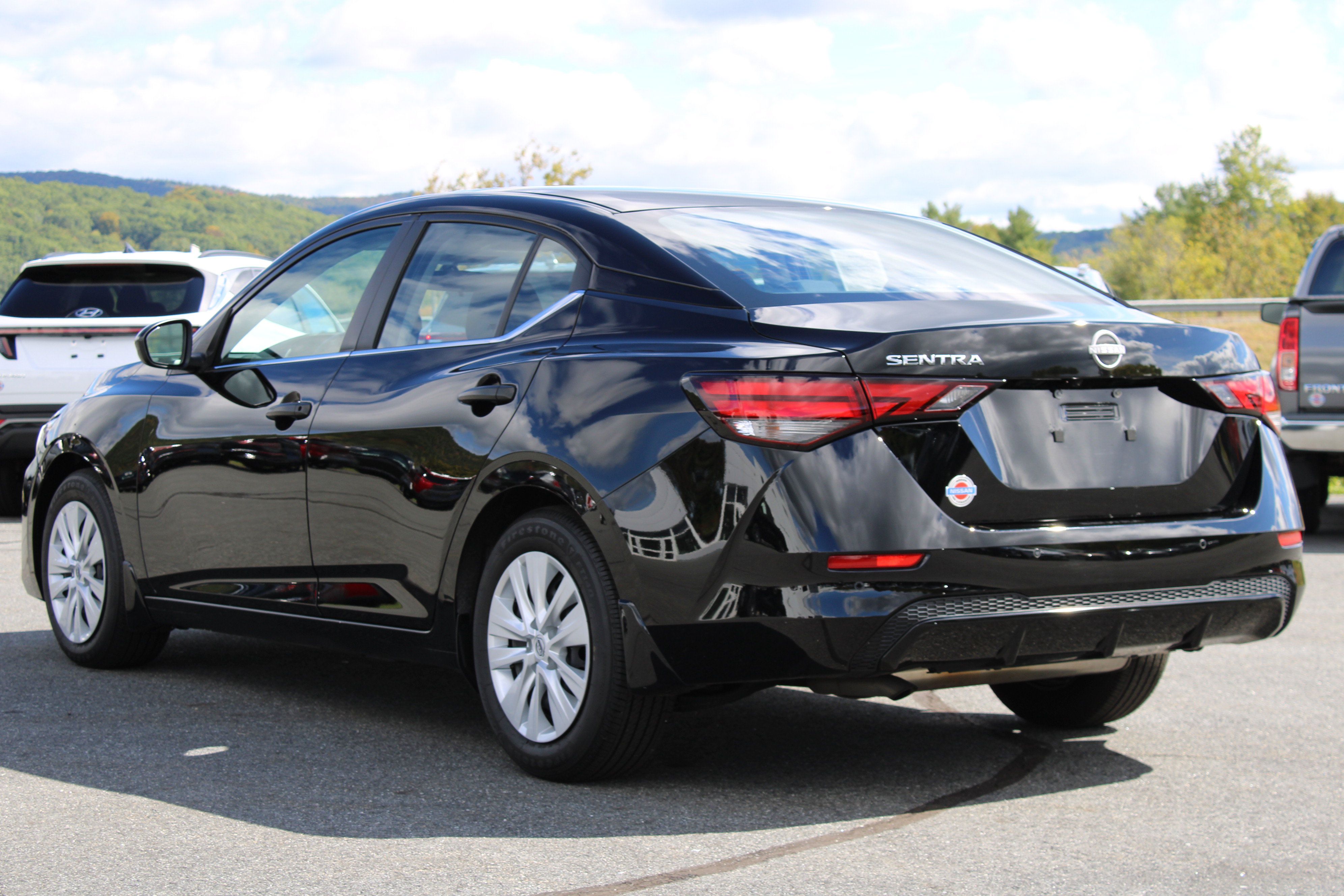 Used 2025 Nissan Sentra S FWD image 8