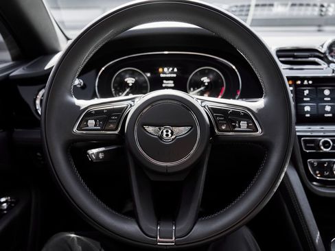 Used 2022 Bentley Bentayga AWD/4WD image 53