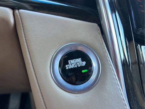 Used 2018 Cadillac Escalade ESV Platinum image 33