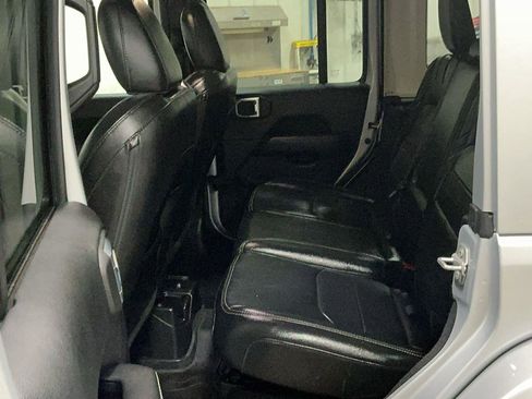 Used 2022 Jeep Wrangler Unlimited Sahara w/ Cold Weather Group image 11