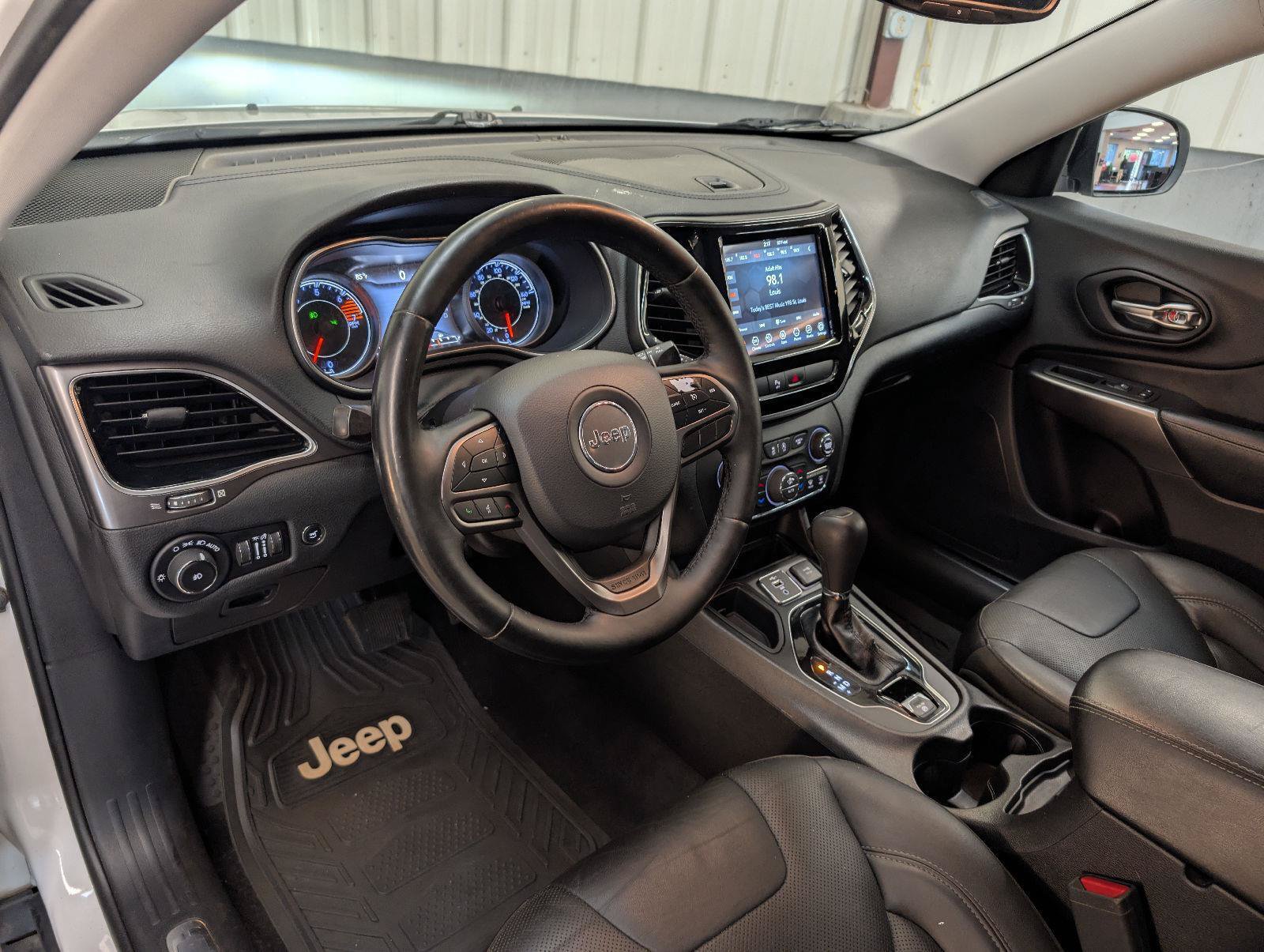 Used 2019 Jeep Cherokee Limited FWD image 4