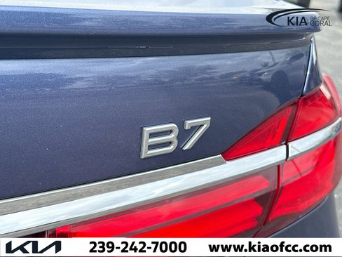 Used 2018 BMW ALPINA B7 xDrive image 11