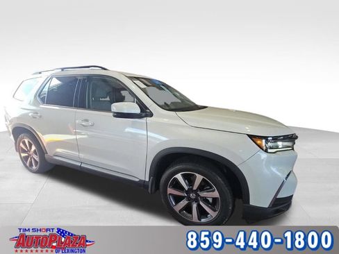 Used 2025 Honda Pilot Touring image 5