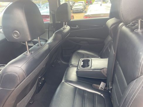 Used 2019 Kia Sorento EX FWD image 12