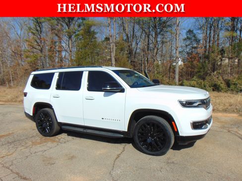 Certified 2025 Jeep Wagoneer 4DR 4WD image 11