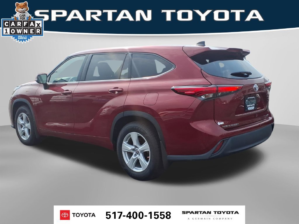 Used 2022 Toyota Highlander LE AWD/4WD image 10