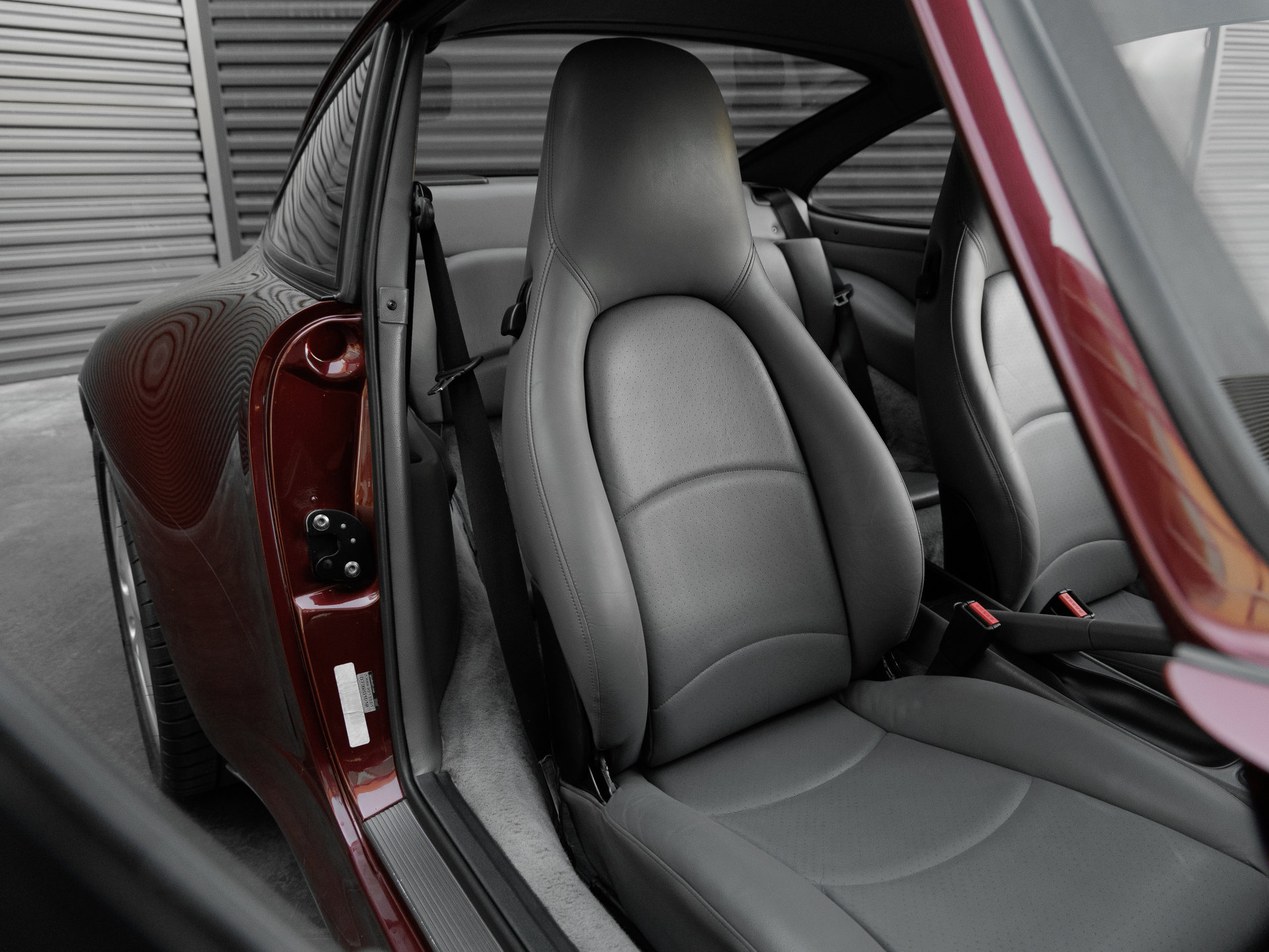 Used 1997 Porsche 911 Carrera S RWD image 44