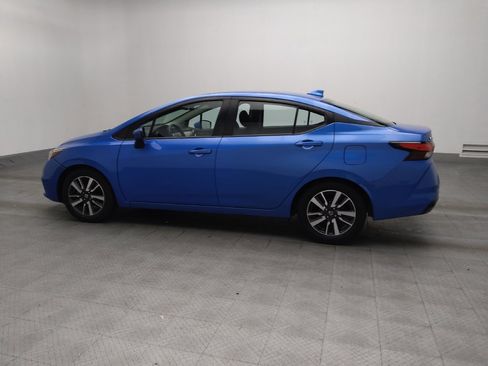 Used 2021 Nissan Versa SV image 3