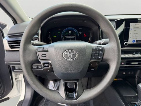 Used 2025 Toyota Camry LE FWD image 19