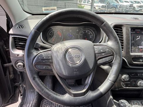 Used 2019 Jeep Cherokee Trailhawk AWD/4WD image 10