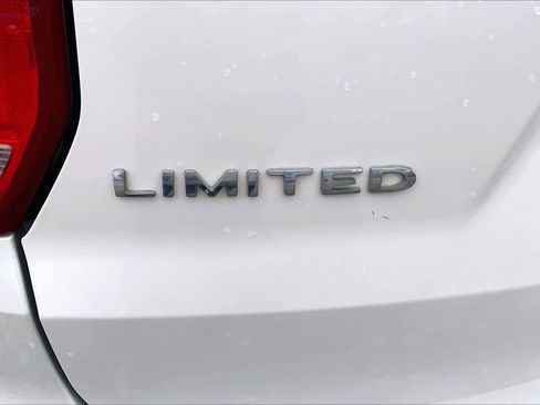 Used 2016 Ford Explorer Limited w/ Equipment Group 301A FWD image 31