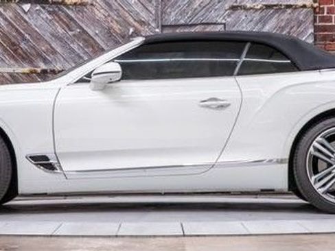 Used 2023 Bentley Continental GT Mulliner AWD/4WD image 3
