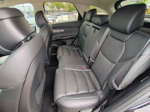 Used 2025 Genesis GV70 2.5T image 14