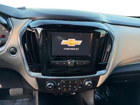 Used 2022 Chevrolet Traverse LS image 13