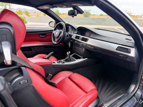 Used 2009 BMW 335i Convertible image 8