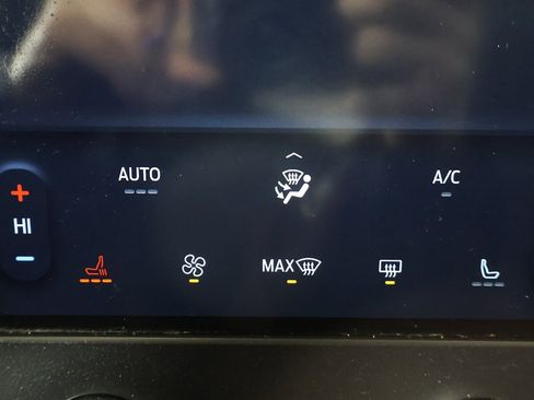 Used 2024 Ford Edge SEL image 42