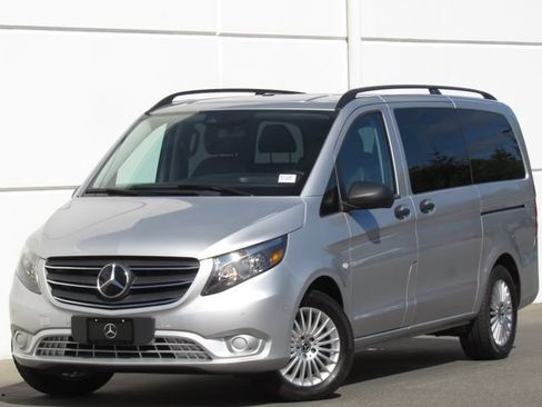 Used 2023 Mercedes-Benz Metris Passenger image 1